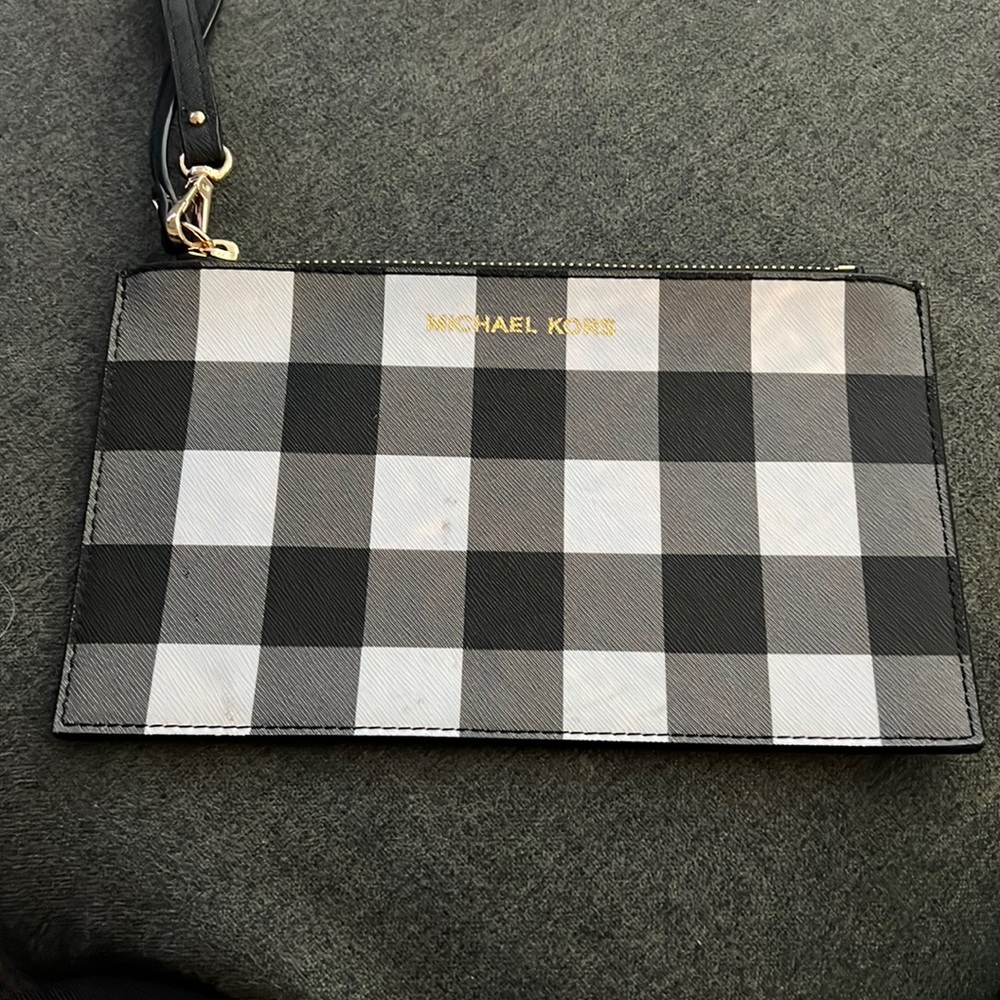 Micheal Kors Wristlet